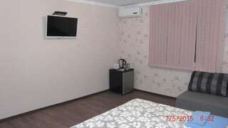 Гостевой дом Алистера Сухум Бюджетный трехместный номер-1