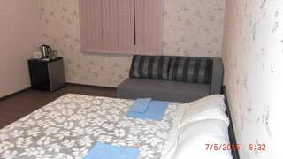 Гостевой дом Алистера Сухум Бюджетный трехместный номер-4