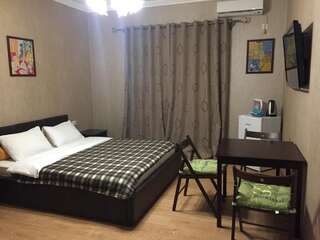 Гостевой дом Алистера Сухум Трехместный номер «Комфорт» с душем-6